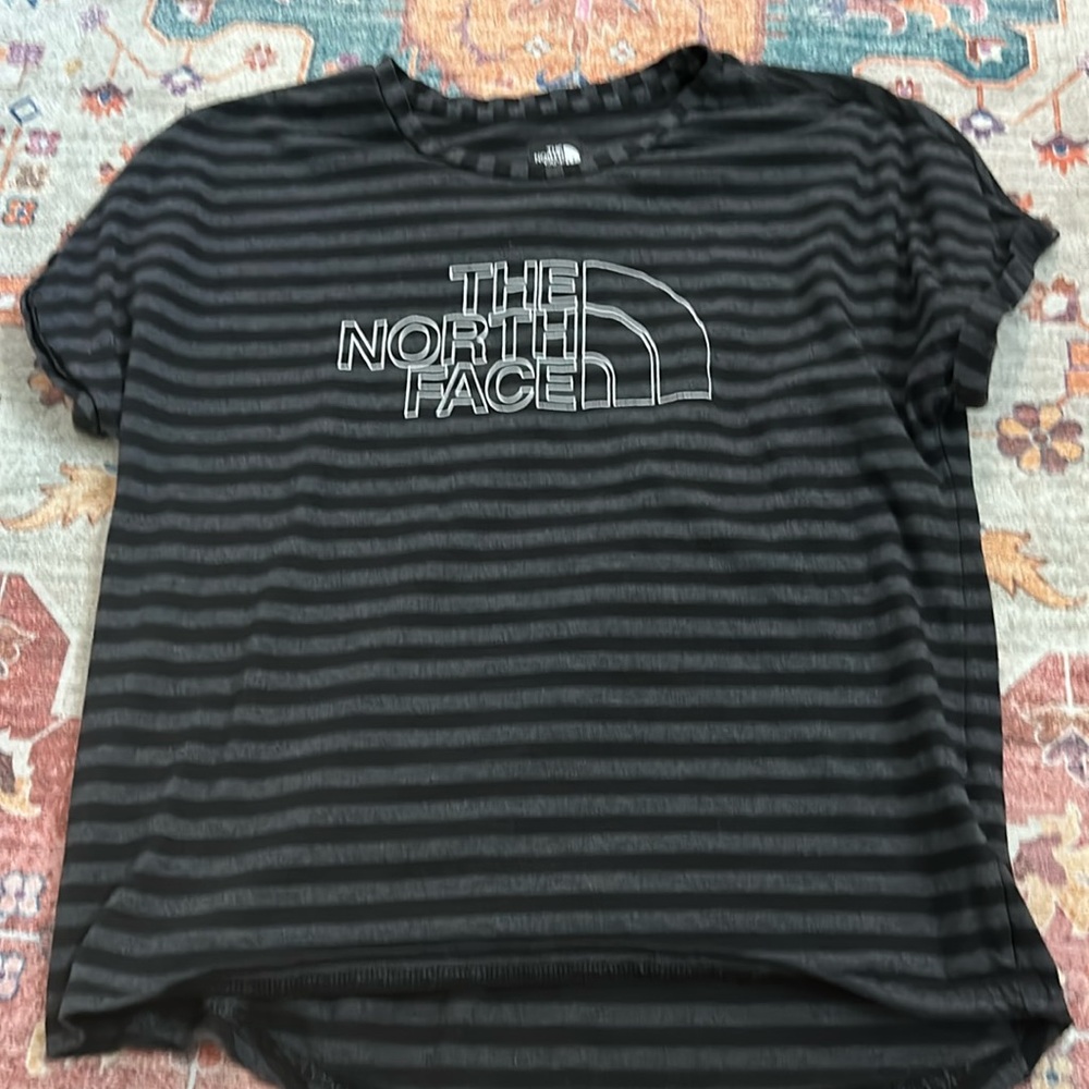 North face tee shirt size Youth XL